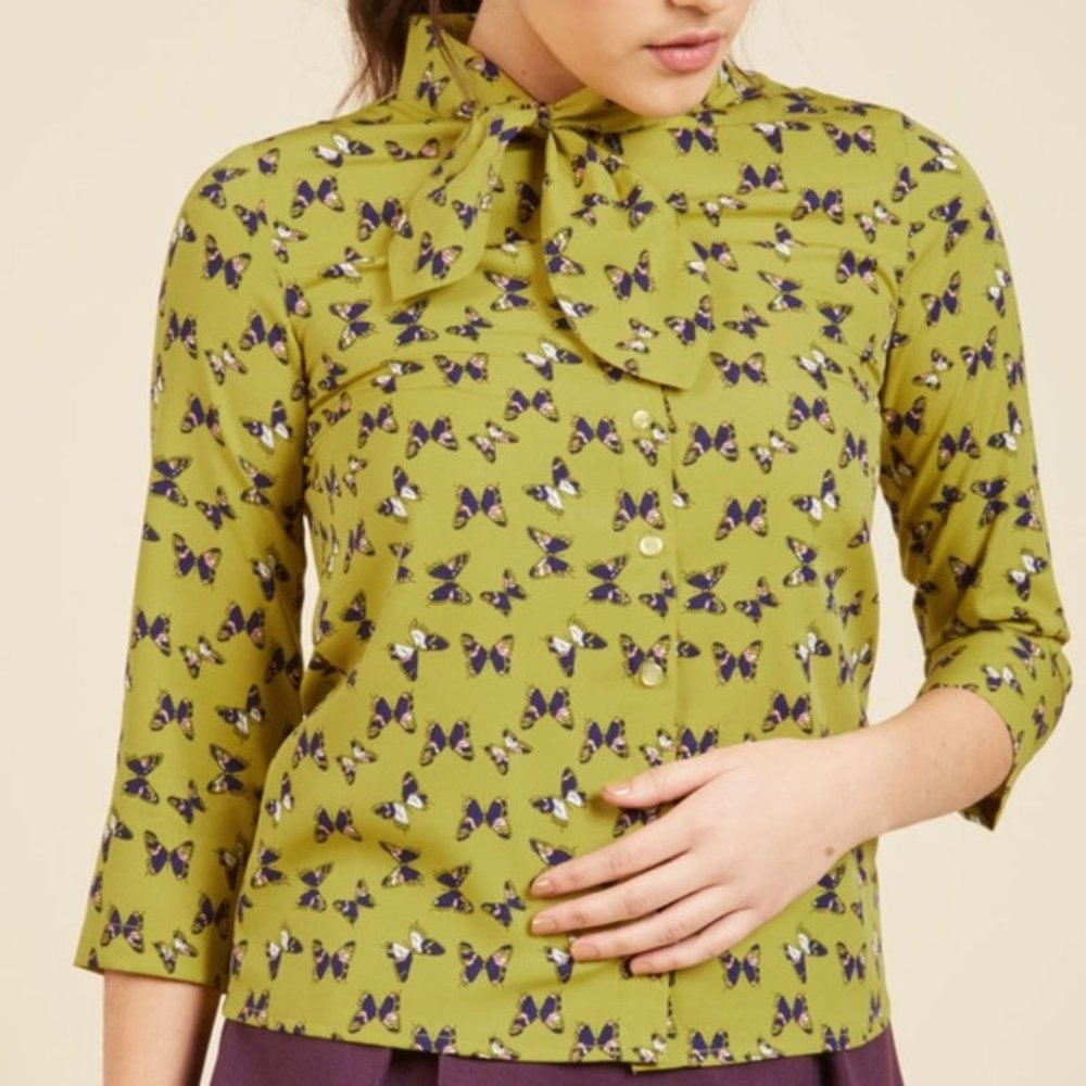 • C I R C U S • Modcloth butterfly blouse. Size 8 UK. Vibrant green